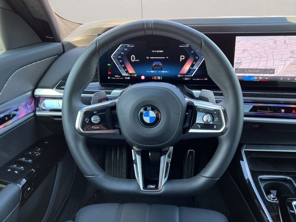 BMW 740 2024