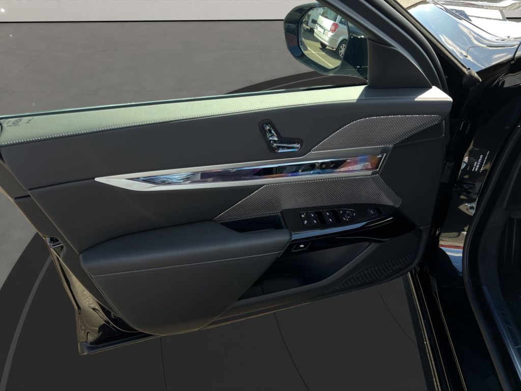 BMW 740 2024