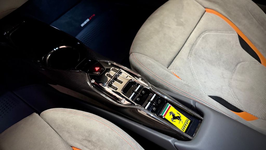 Ferrari 296 GTS 2025