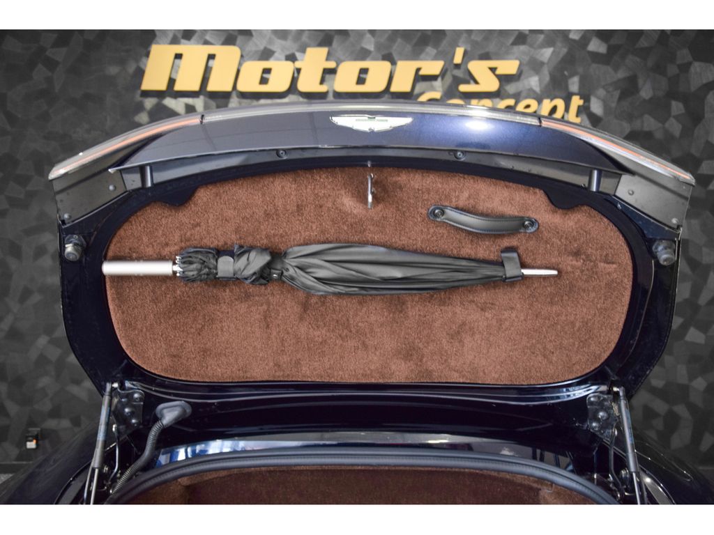 Aston Martin V8 Vantage 2022