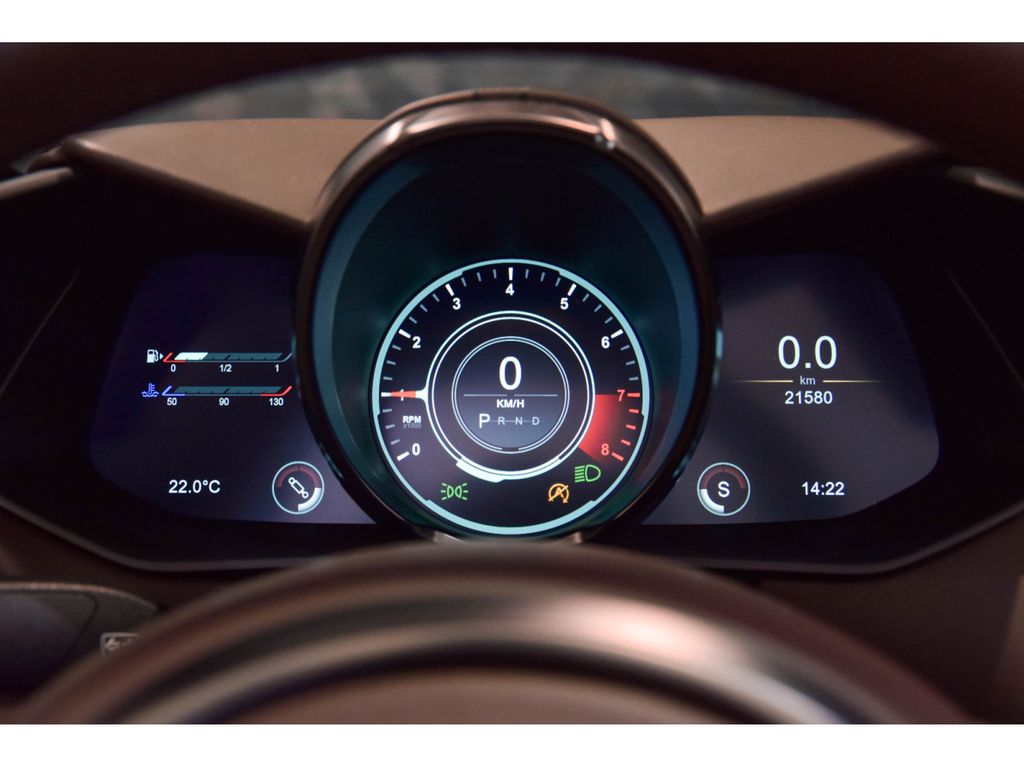 Aston Martin V8 Vantage 2022