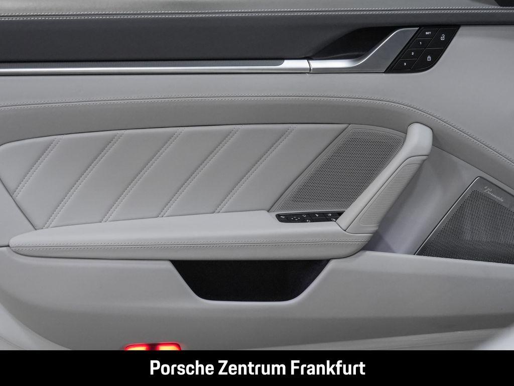 Porsche 992 2022