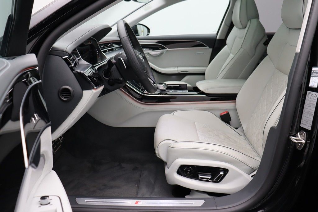 Audi S8 2023