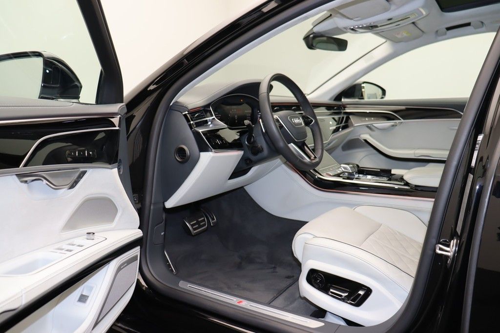 Audi S8 2023