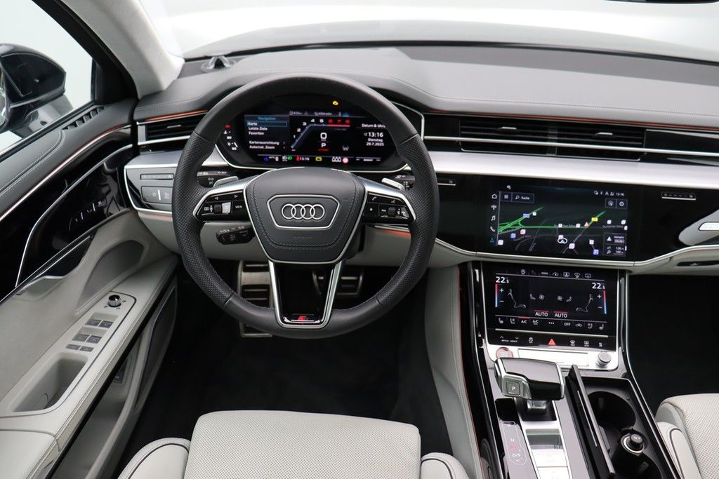 Audi S8 2023