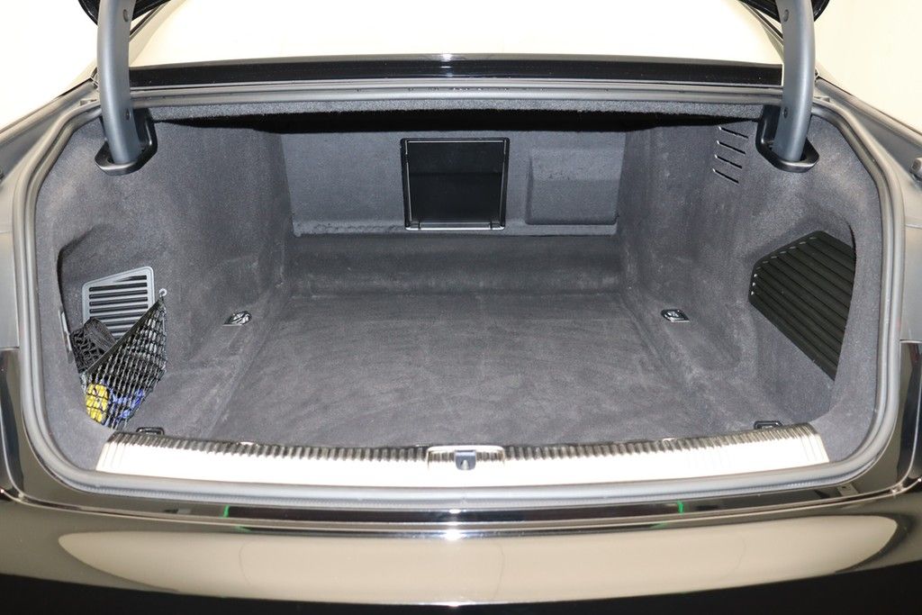 Audi S8 2023