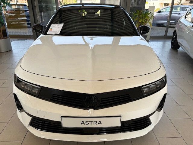 Opel Astra 2025