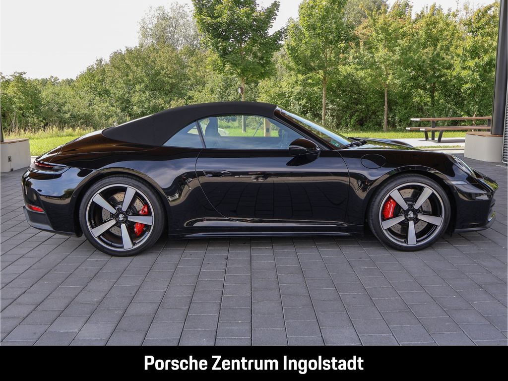 Porsche 992 2025