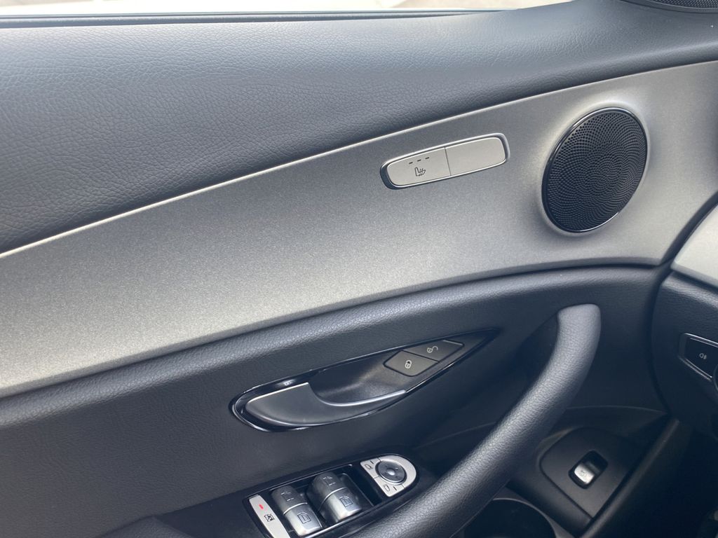 Mercedes-Benz E 300 2022