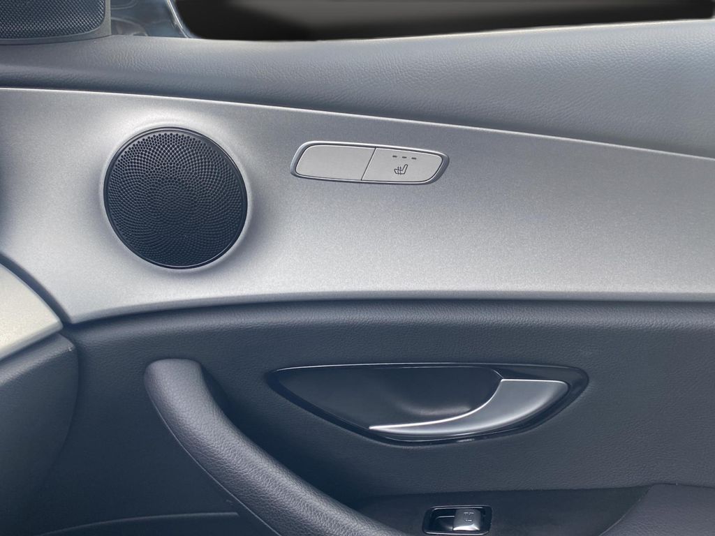 Mercedes-Benz E 300 2022