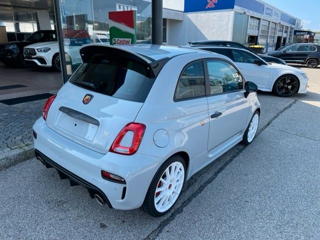 Abarth 695 2022