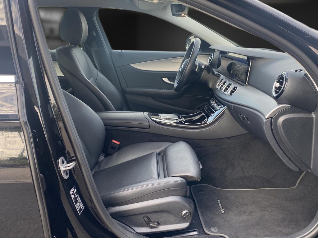 Mercedes-Benz E 300 2022