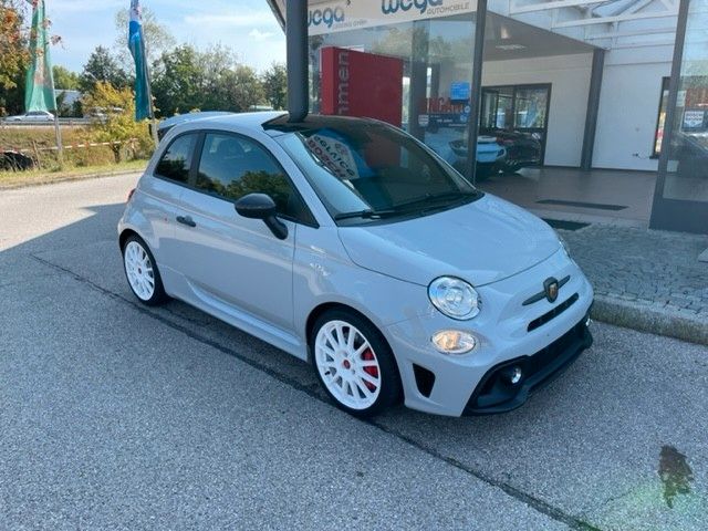 Abarth 695 2022