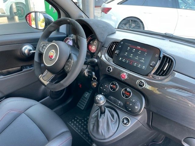Abarth 695 2022