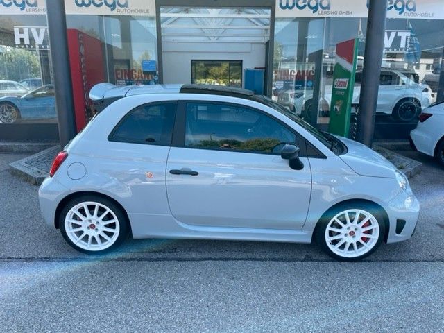 Abarth 695 2022