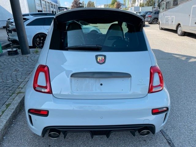 Abarth 695 2022