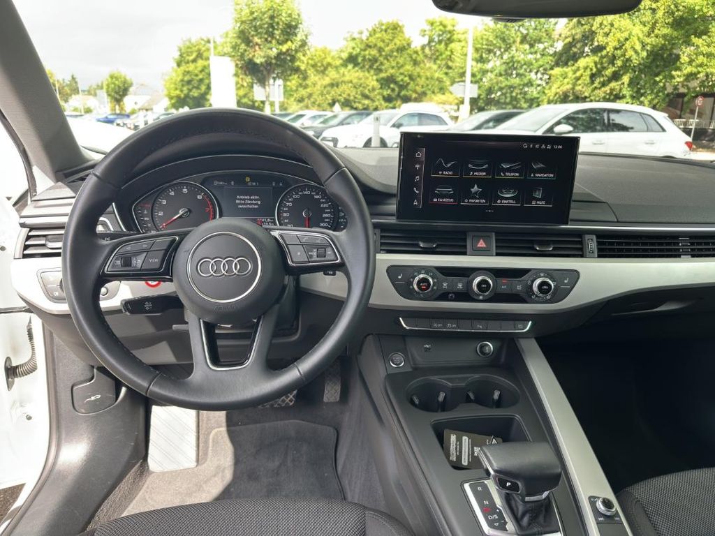 Audi A4 2023