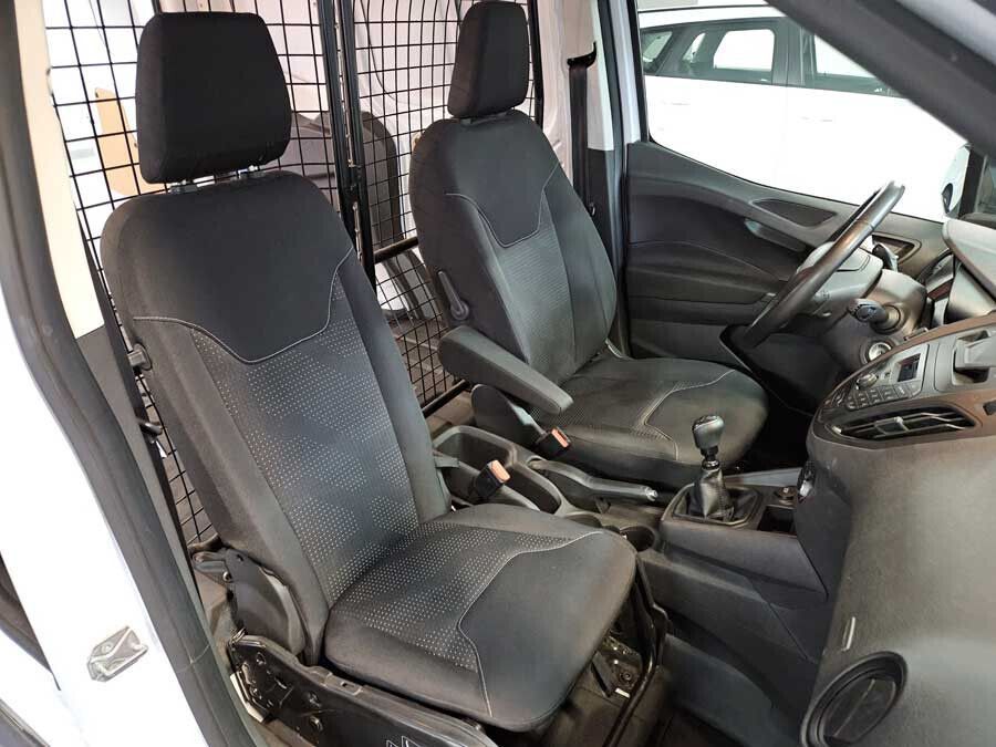 Ford Transit Courier 2021