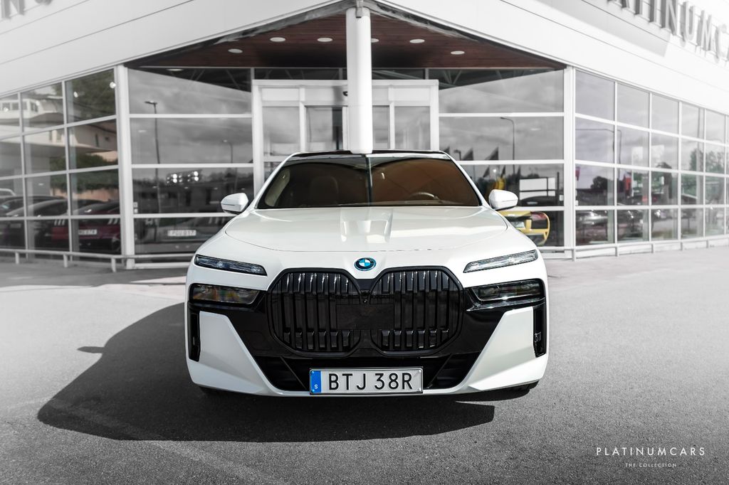 BMW i7 2023