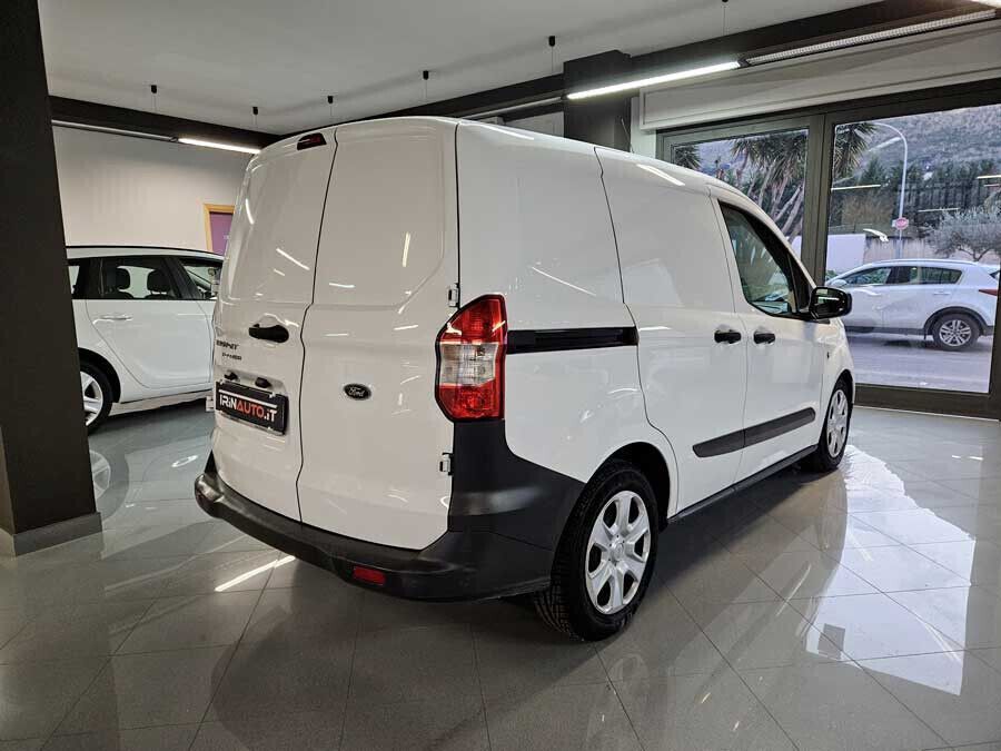 Ford Transit Courier 2021