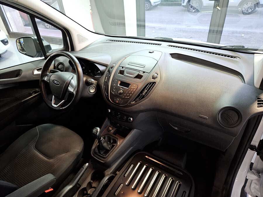 Ford Transit Courier 2021