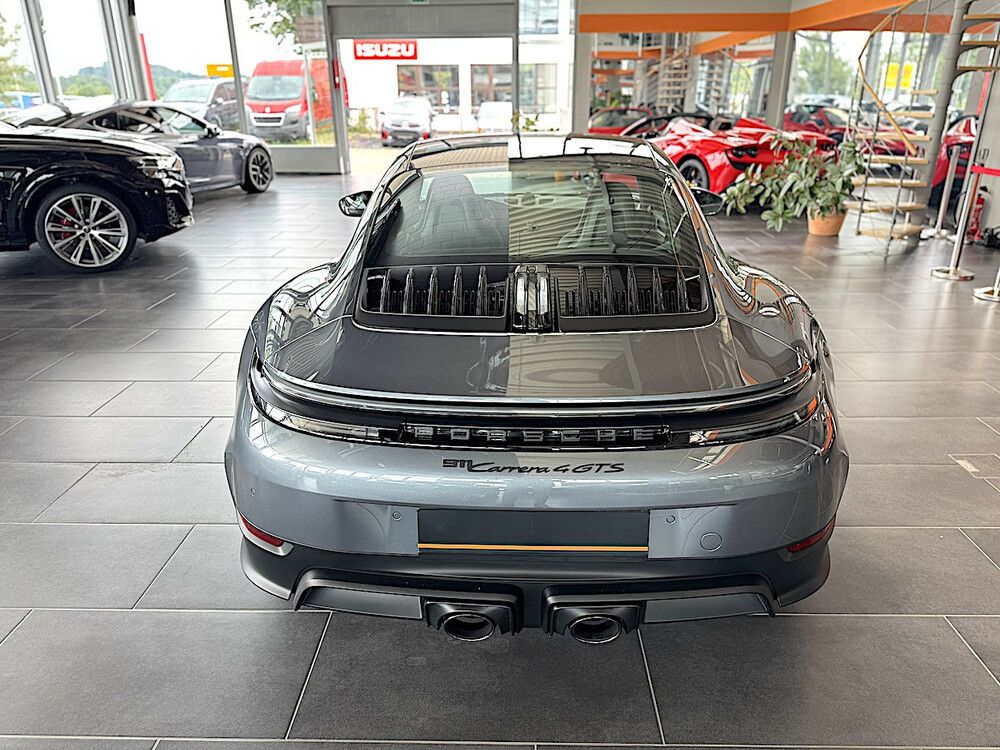 Porsche 992 2025