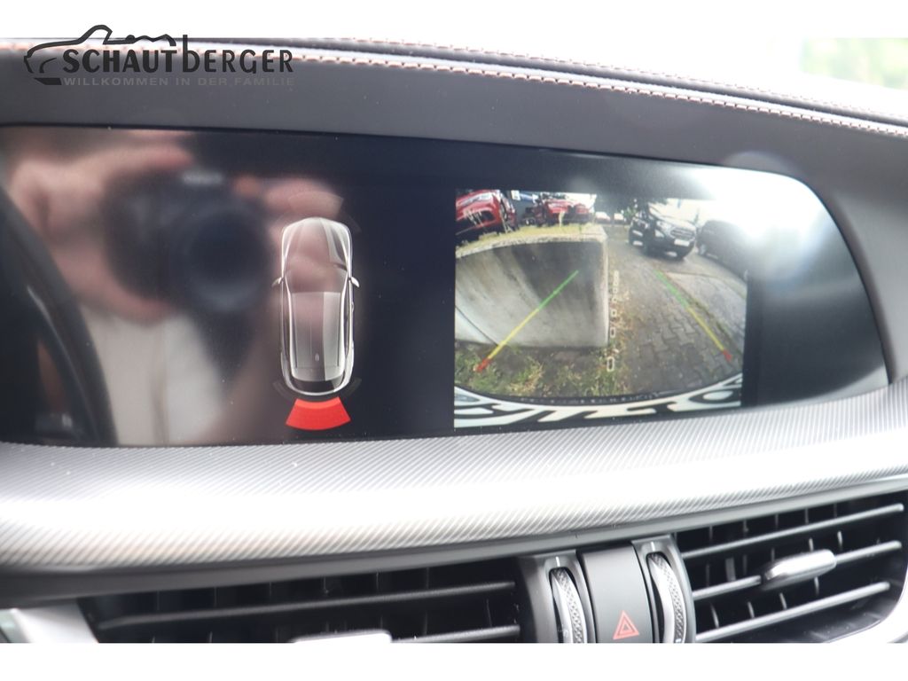 Alfa Romeo Stelvio 2025