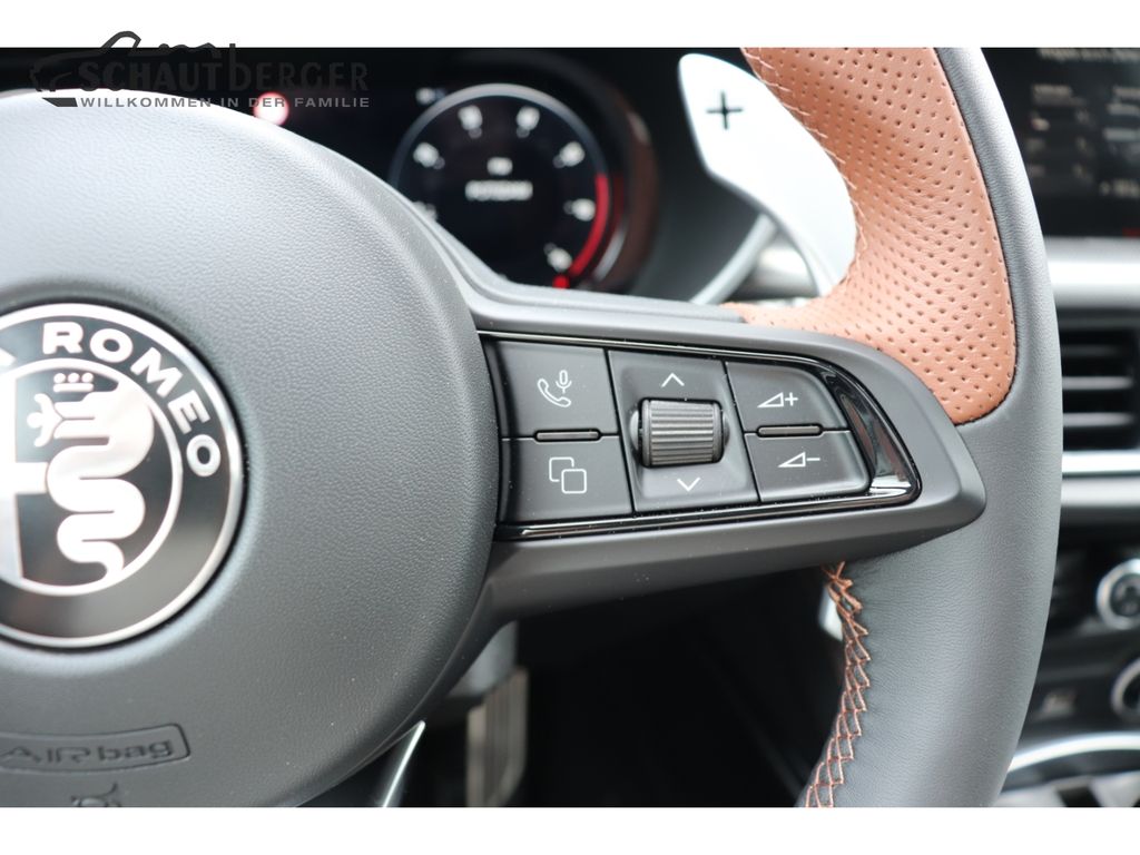 Alfa Romeo Stelvio 2025