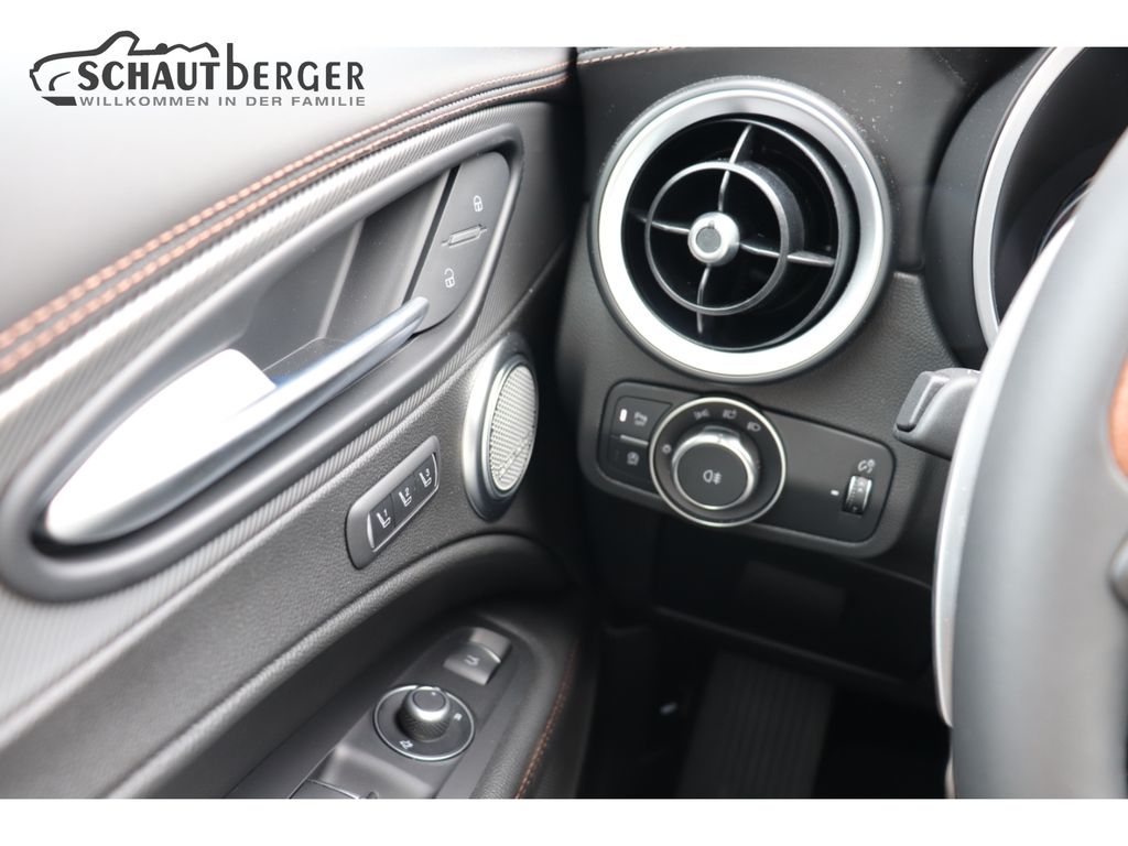 Alfa Romeo Stelvio 2025