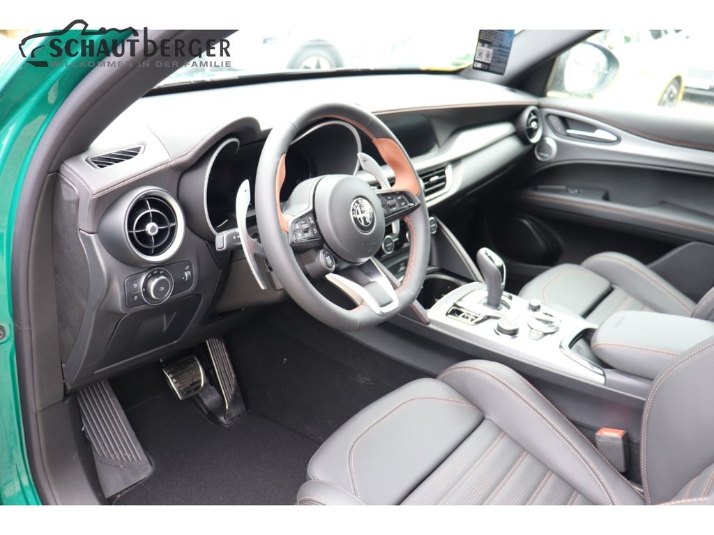 Alfa Romeo Stelvio 2025