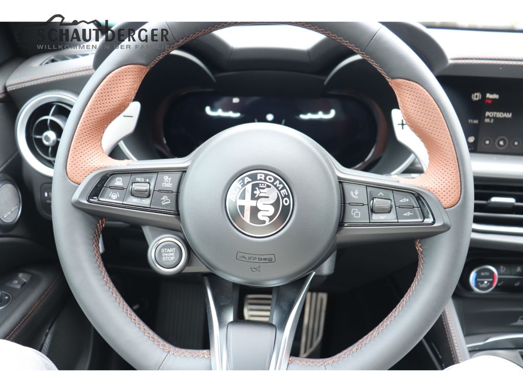 Alfa Romeo Stelvio 2025