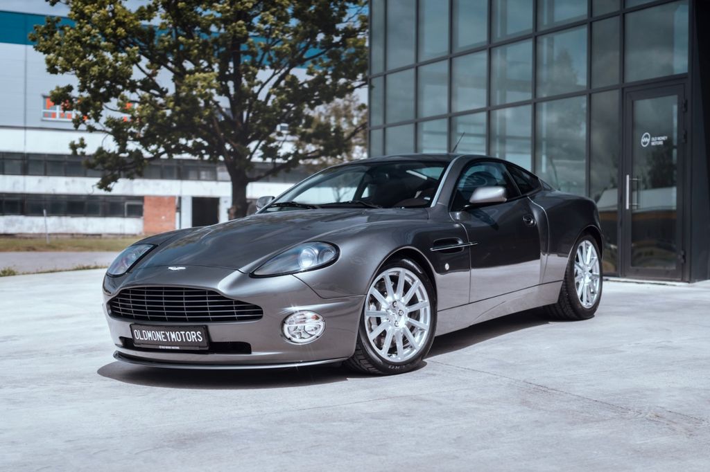 Aston Martin Vanquish 2006