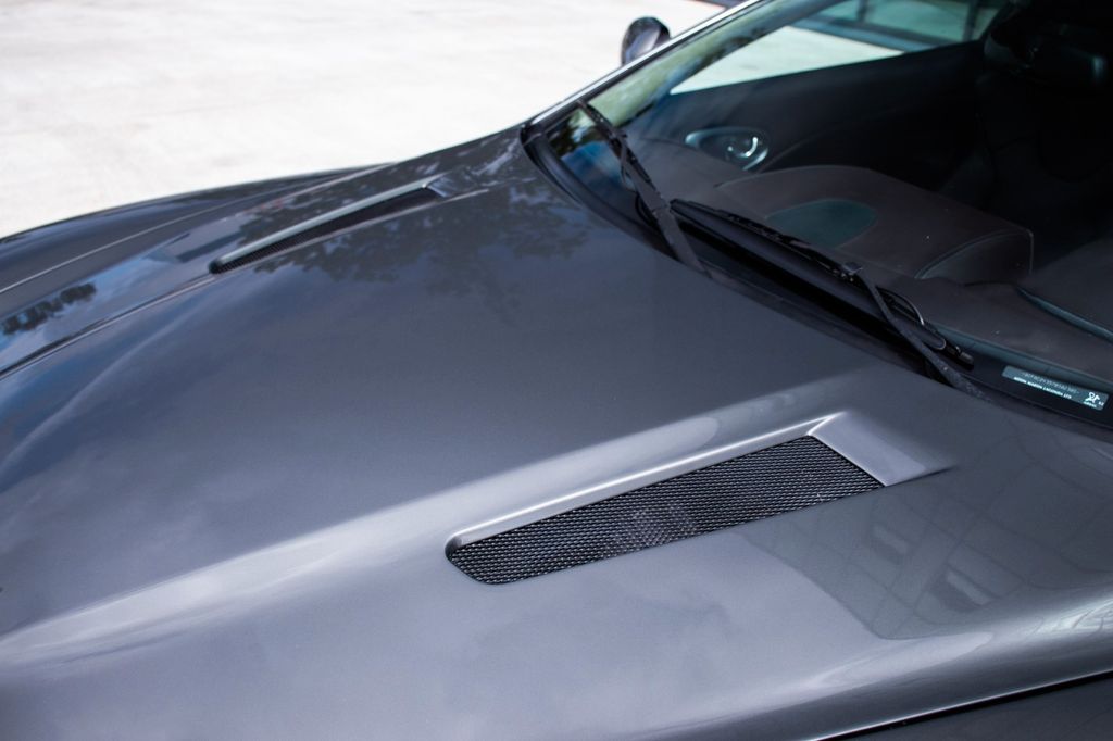 Aston Martin Vanquish 2006