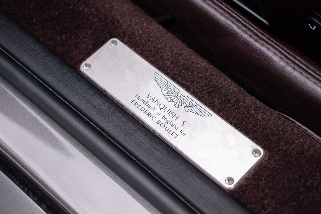 Aston Martin Vanquish 2006