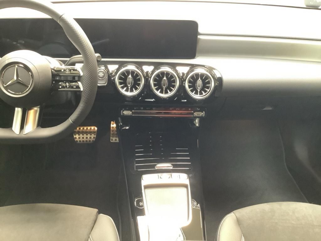 Mercedes-Benz A 250 2025
