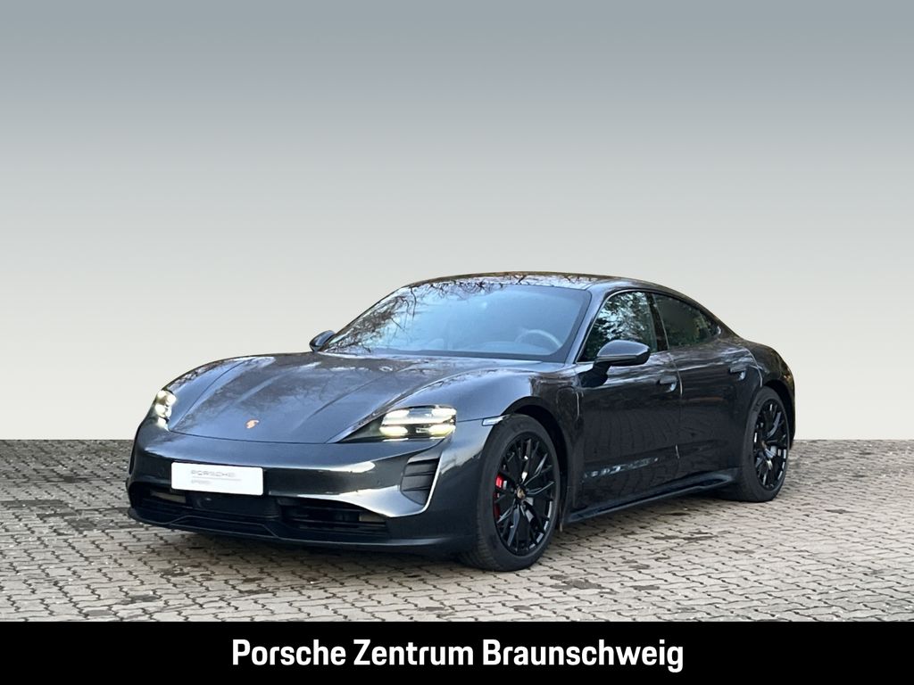 Porsche Taycan 2022