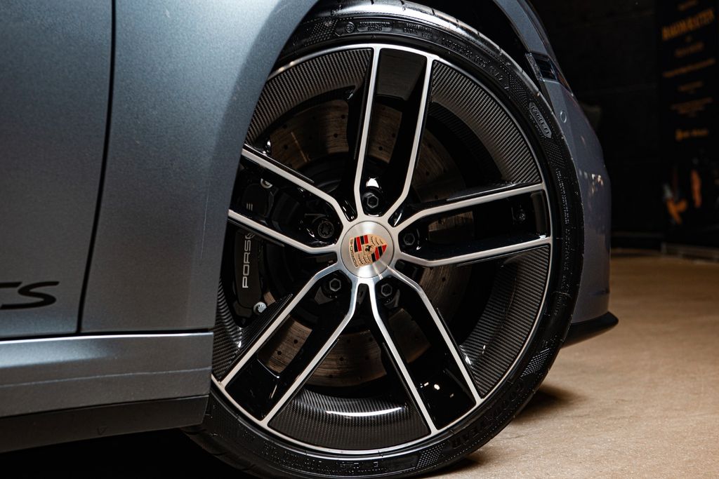 Porsche 992 2025