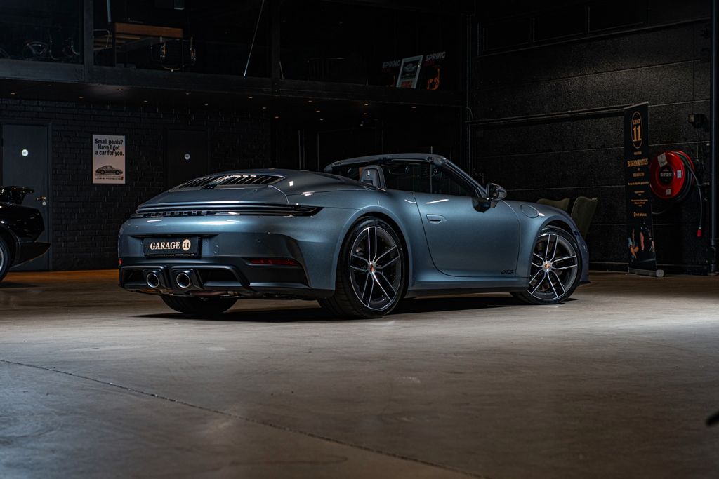 Porsche 992 2025