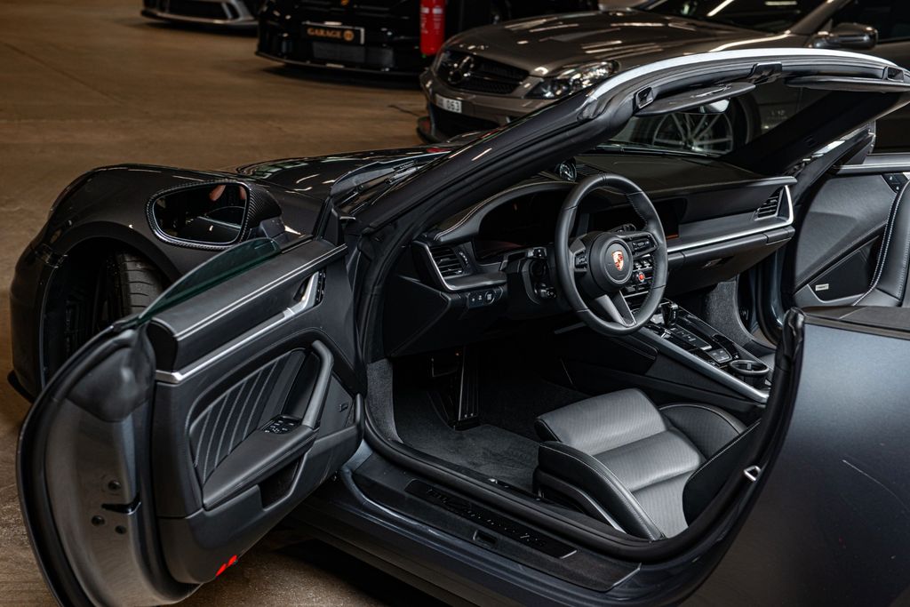 Porsche 992 2025