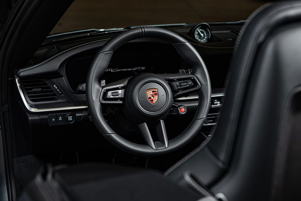 Porsche 992 2025