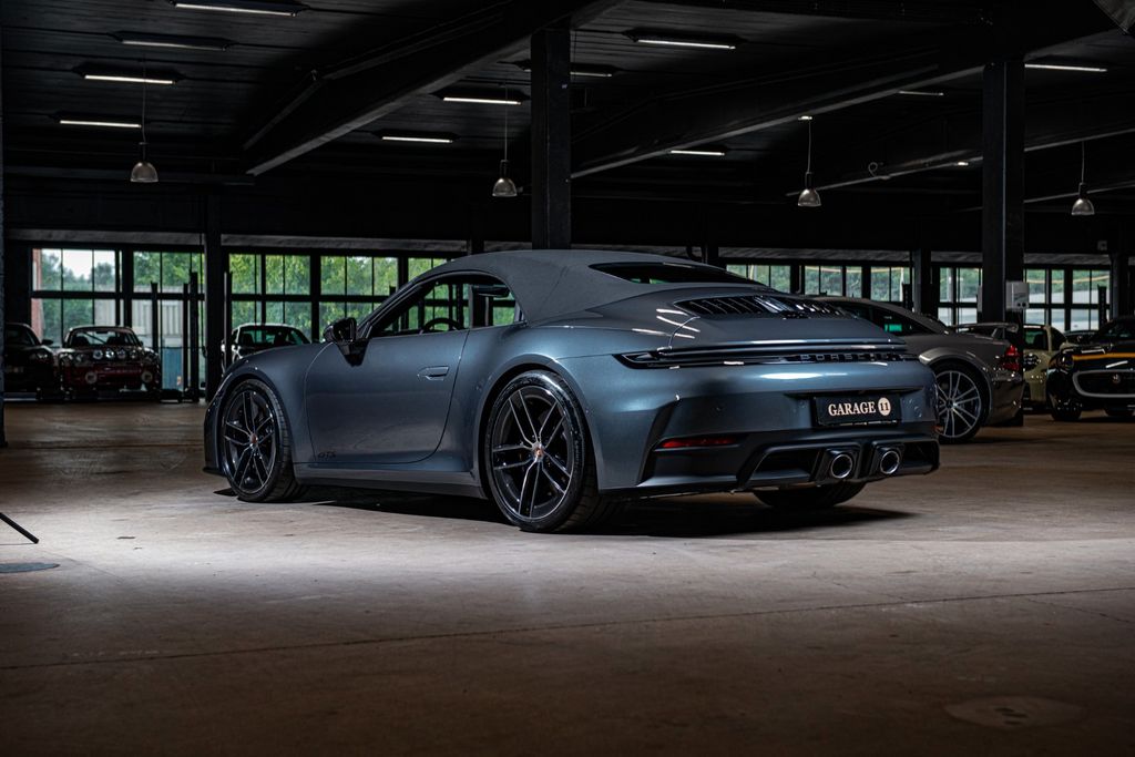 Porsche 992 2025