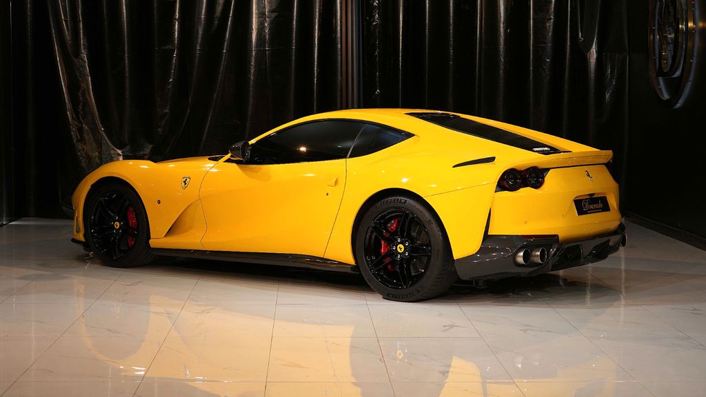 Ferrari 812 2021