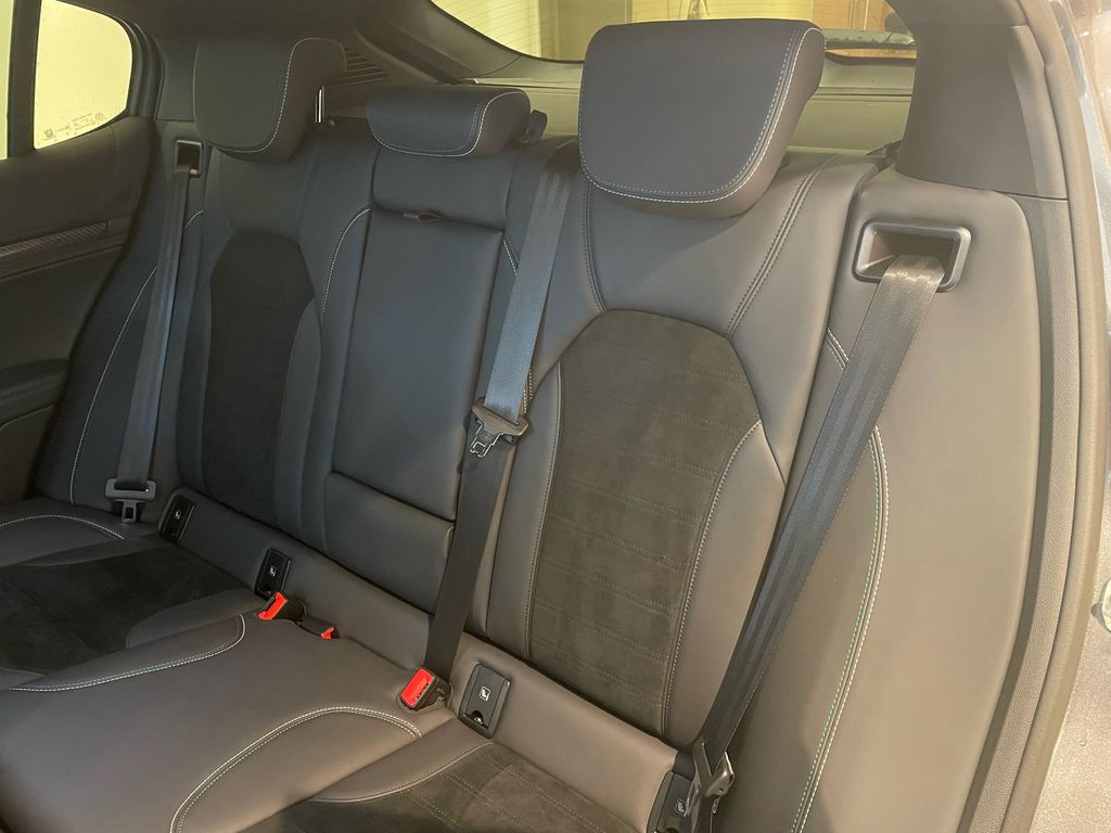 Alfa Romeo Stelvio 2023