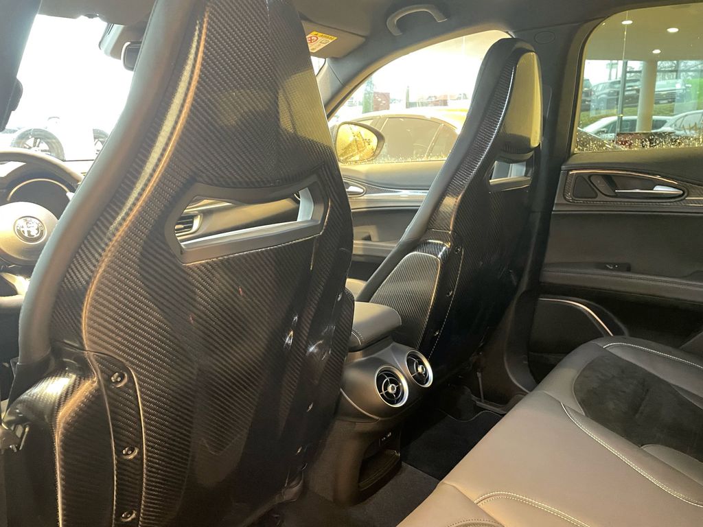 Alfa Romeo Stelvio 2023