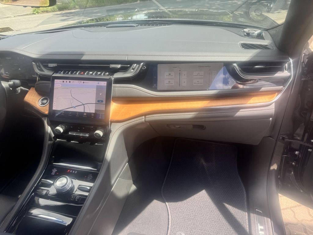 Jeep Grand Cherokee 2025