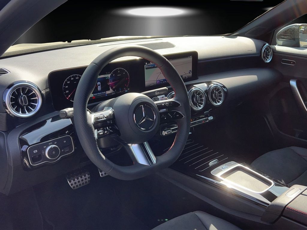 Mercedes-Benz A 220 2024