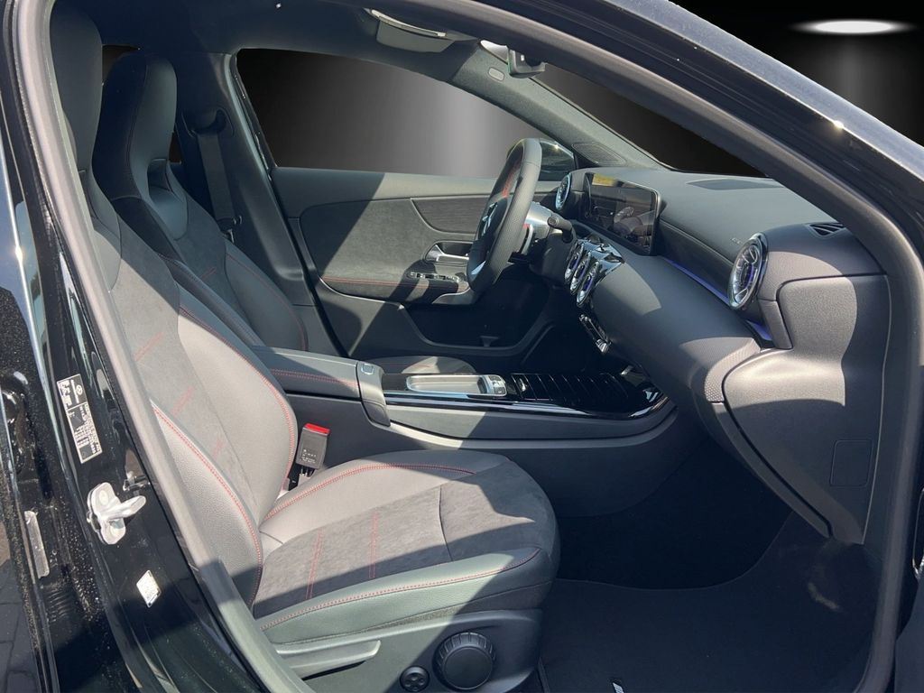 Mercedes-Benz A 220 2024