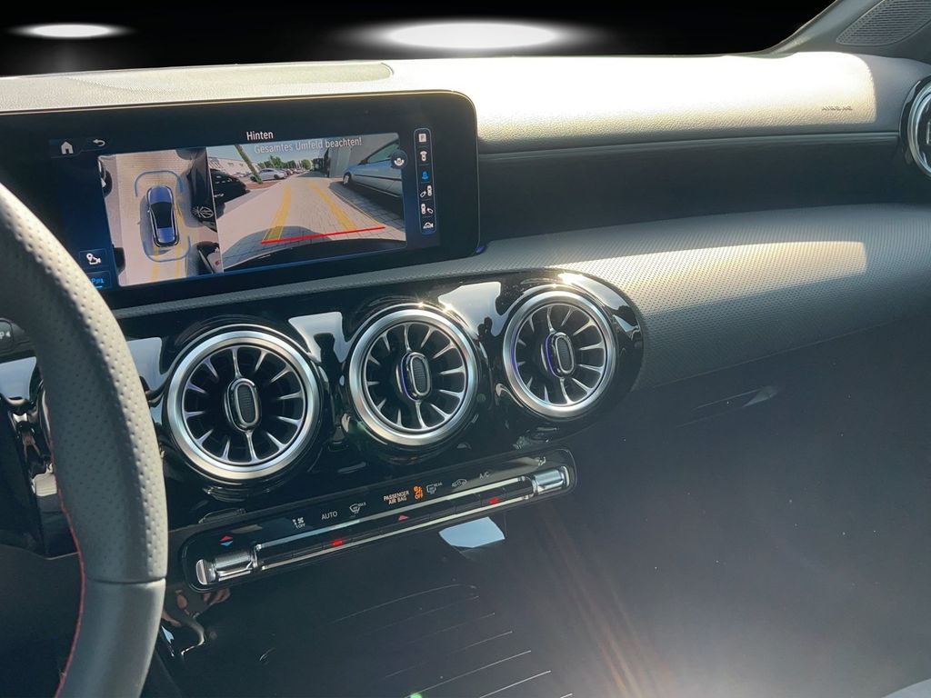 Mercedes-Benz A 220 2024