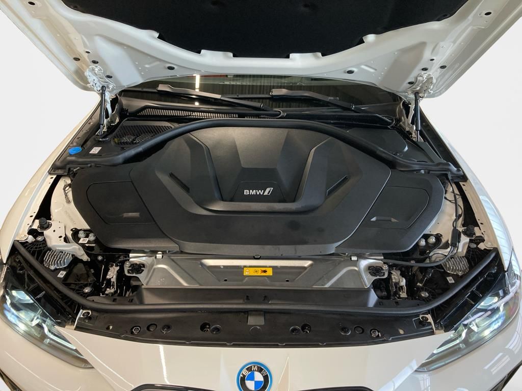 BMW i4 2023