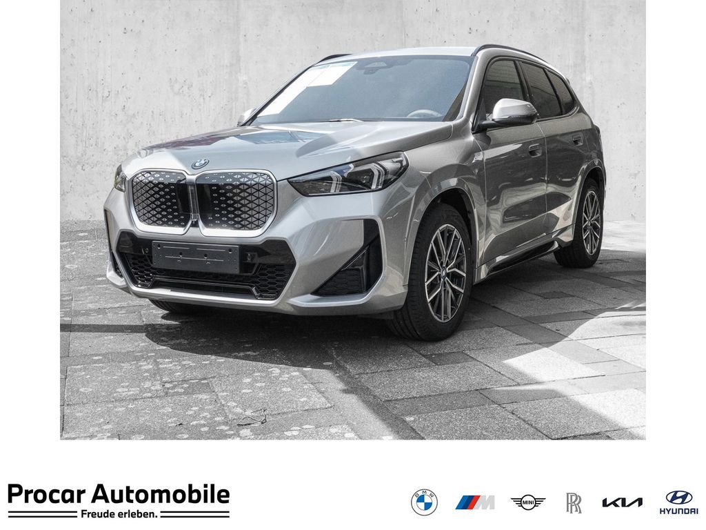 BMW iX1
